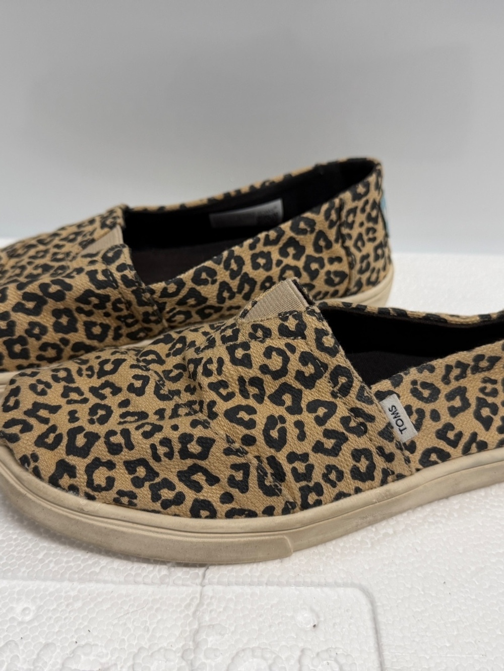 TOMS Women's Leopard Print Slip-On Shoes Size 5.5